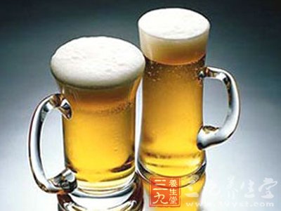 爱美必知 啤酒的5种美容妙用
