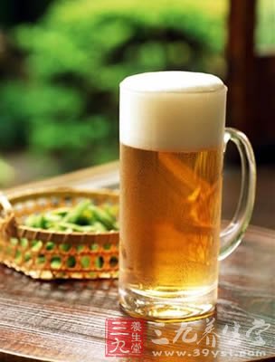 爱美必知 啤酒的5种美容妙用