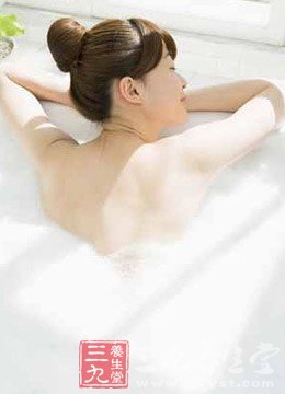 养生新概念:洗澡也能保健康