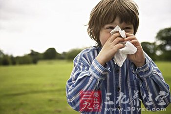 生活窍门:嗓子痒痒挠挠耳朵