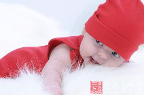损害宝宝健康 7大之吻不得