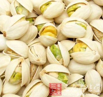 想健康多吃5种坚果 花生能降血脂防糖尿病