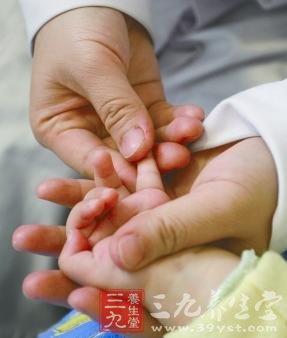 宝宝腹泻 教你中医推拿法