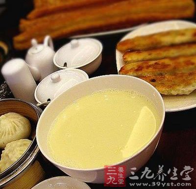 男人多喝牛奶 女人多喝豆浆