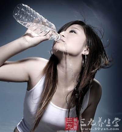 水对于美容美肤的健康小常识