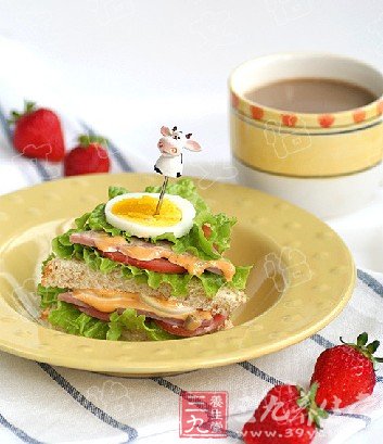 健康早餐 杏仁三明治滋润肌肤