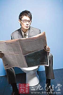 上厕所看报致便秘而猝死