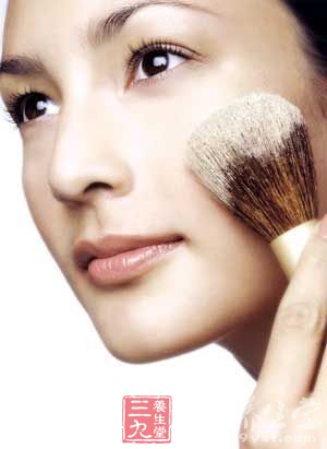 化妆品档次越高 女人的皮肤问题就越多