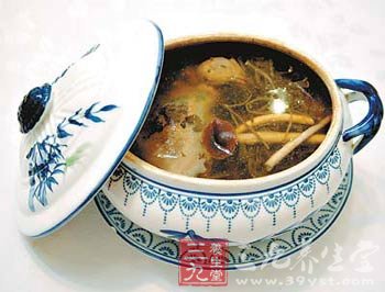 四款特色汤让女人在冬季养颜瘦身又抗寒