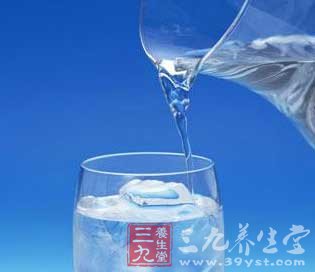 冬季养生常识 常喝翻煮的开水会致命