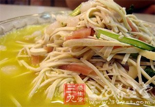 芦笋营养鲜美 教你五种美味吃法