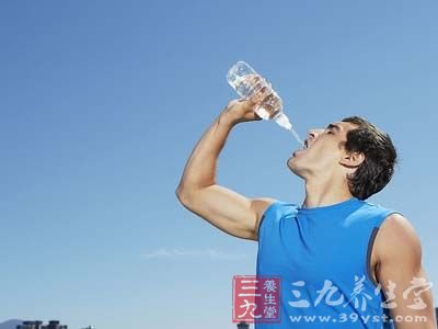 健康喝水巧治九种病