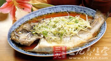 槐花食疗方泻火止血