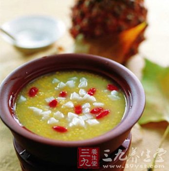 槐花食疗方泻火止血