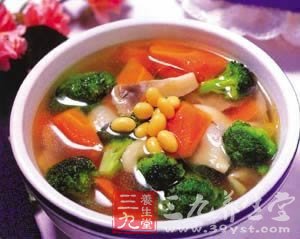 轻松煲出十款美味养生蘑菇汤