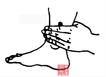每天定时按摩4个穴位可缓解瘙痒