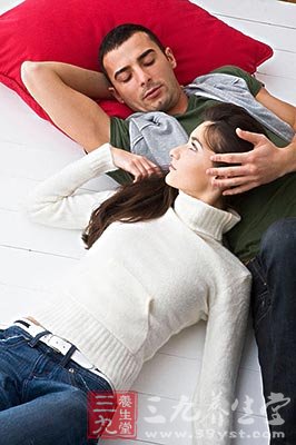 让他帮你按摩八个穴位来“助性”