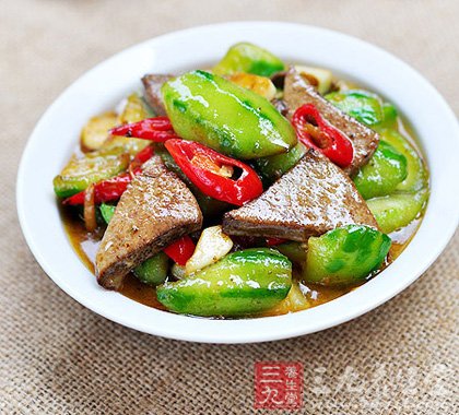 猪肝能缓解冬天手脚冰冷的状况