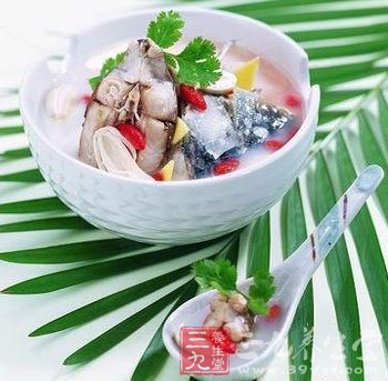 保健药膳治疗更年期女性月经紊乱