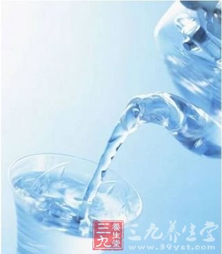 你知道水里隐藏哪些有害物质吗