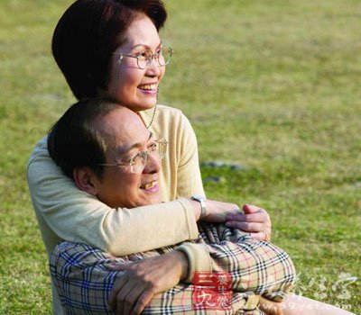 寒冷冬季多晒太阳可治关节痛