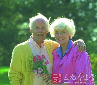 寒冷冬季多晒太阳可治关节痛