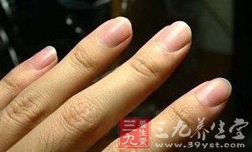 看指甲半月痕 了解身体健康状况