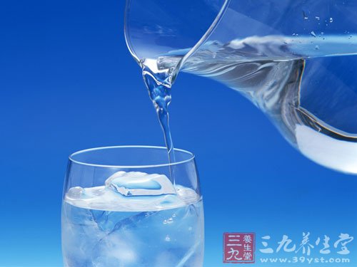 早晨第一杯水是救命的水