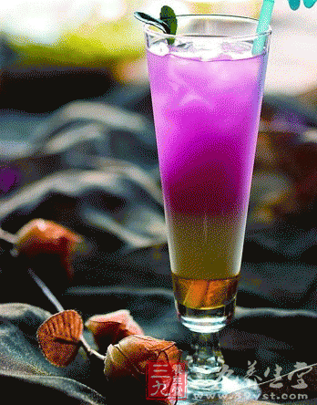 喝酒时千万不要喝碳酸饮料