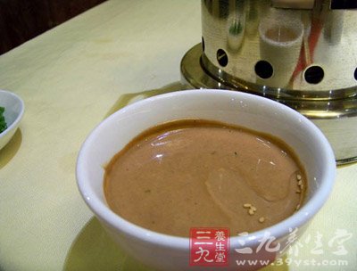 芝麻酱补钙健脑 营养胜鱼类