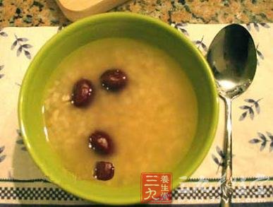 老人吃糙米护心 女性吃薏米养颜