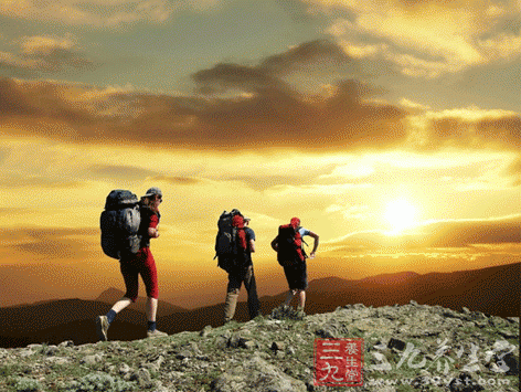 登山运动是精神与美景共存