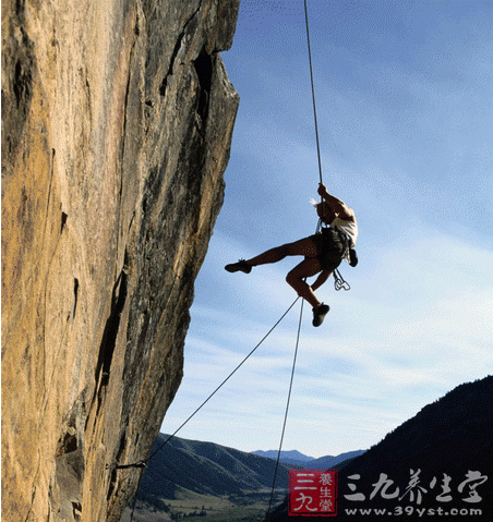 登山运动是精神与美景共存