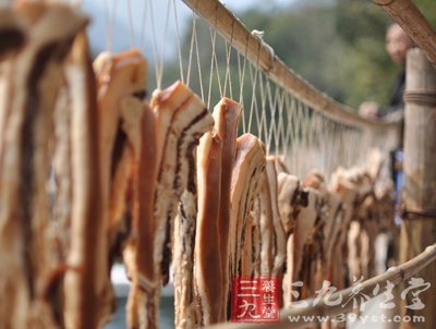 腊肉不宜吃太多 小心患上胆结石