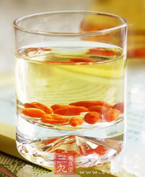 枸杞子降三高且延缓衰老