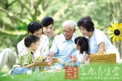 早春养生 练习五个一长寿很给力