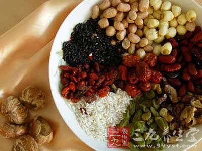 春季养生多吃粗粮 每天一两熬粥正好