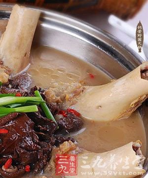 滋润青木瓜鲑鱼汤 中医养生汤润出好气色