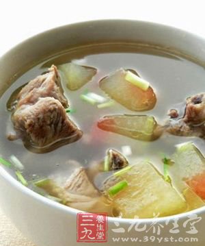 滋润青木瓜鲑鱼汤 中医养生汤润出好气色