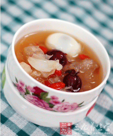 七款美容汤助你喝出水润红颜