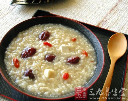 5款低脂瘦身粥 1周吃出S型身材