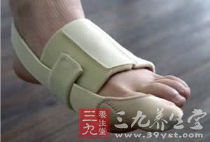 爱穿高跟鞋需小心拇外翻