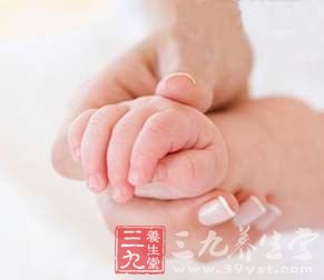 宝宝指甲隐藏健康秘密 告诉你一些小常识