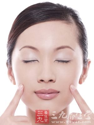 脸颊皱纹:可看出血管方面的问题 脸颊皱纹:可看出血管方面的问题