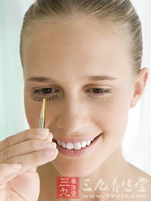 鼻皱纹:代表的器官是心脏 鼻皱纹:代表的器官是心脏