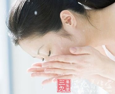 保护脸部肌肤 洗脸&ldquo;四大禁忌&rdquo;
