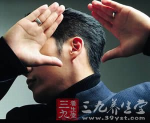 专家建议耳鸣患者多吃含铁食物