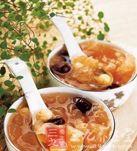 春季抗老 四款温补女人养颜汤