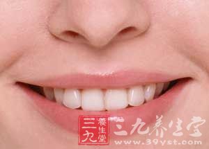 蛀牙诱发牙龈癌 下巴被全切