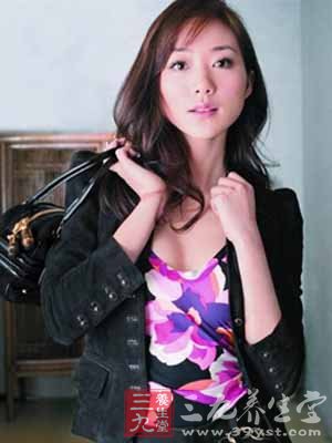 登“峰”造极的中药丰胸美乳法
